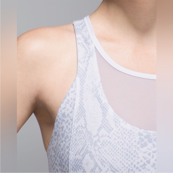 Lululemon Mesh With Me Tank in Desert Snake White Silver Fox White - Picture 3 of 15